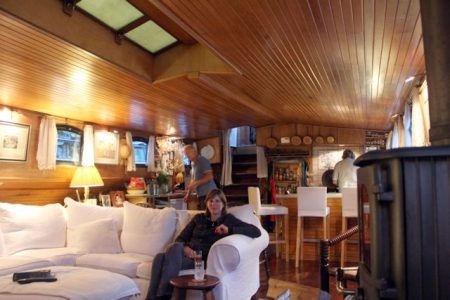 Evening with Wendy and Roger onboard "Izula"