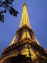 La Tour Eiffel at dusk